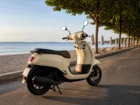 Yamaha Fazzio 125 — 측면