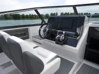 Custom 38 ft speedboat — деталь