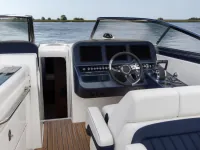Custom speedboat 37 ft — detail