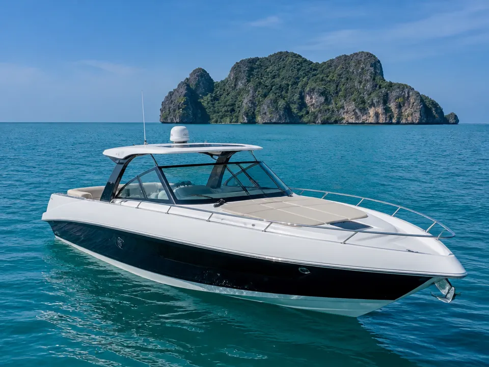 Custom Twin Engines 2×200 hp, 37 ft