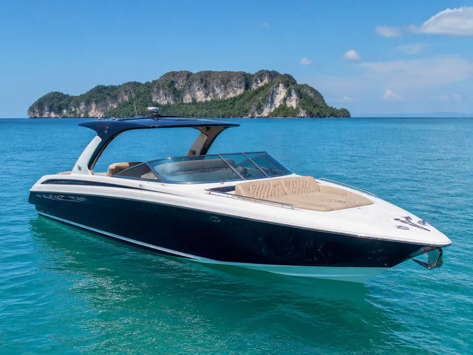 Custom Twin Engines 2×250 hp, 39 ft