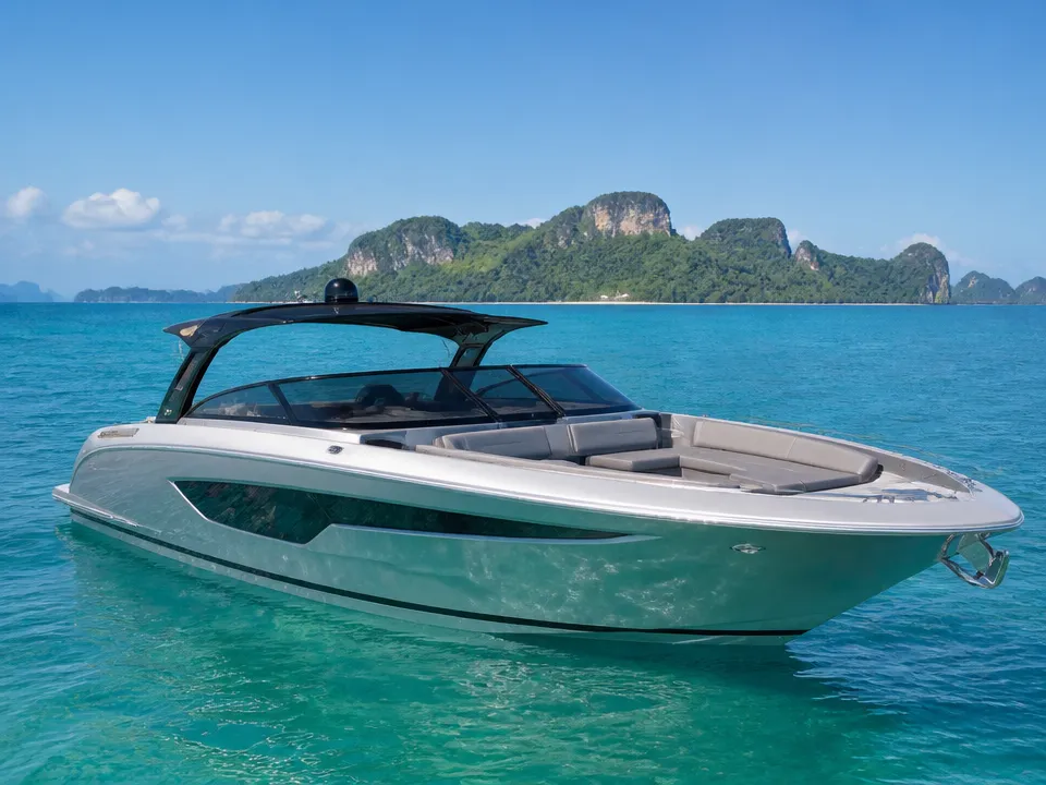 SFY33 speedboat 33 ft