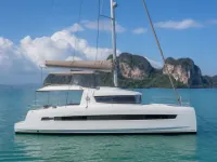 Catana Bali 4.1 — ด้านข้าง