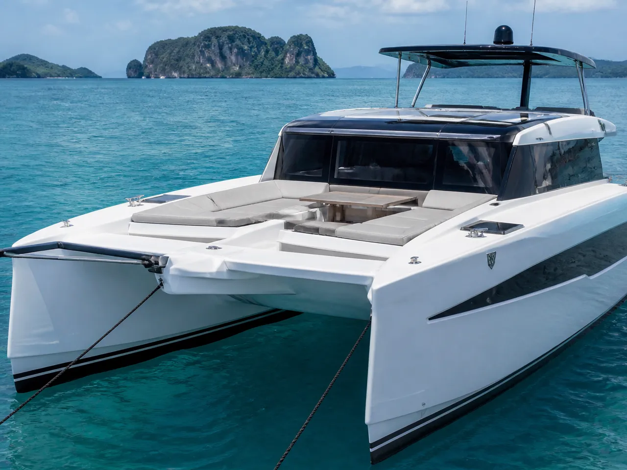 Catathai 34 Open — front