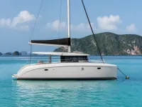Catathai 34 Open — side