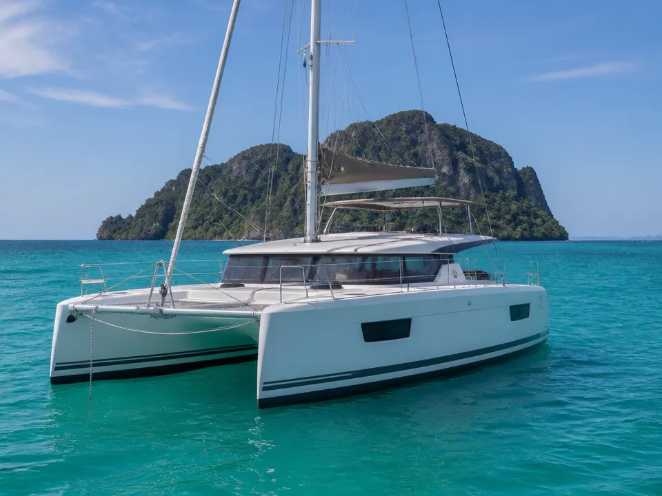 Fountaine Pajot Astréa 42