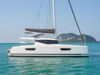Fountaine Pajot Astréa 42 — side