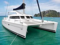 Fountaine Pajot Bahia 46 — ด้านหน้า