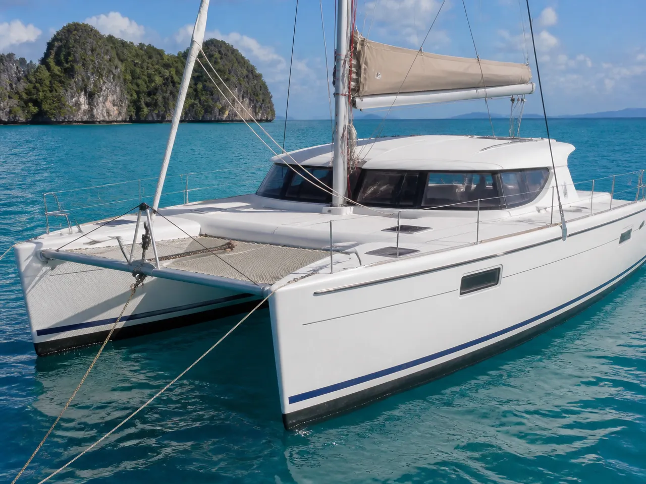 Fountaine Pajot Lipari 41 — front