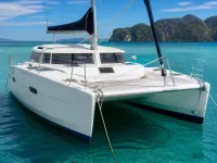 Fountaine Pajot Mahe 36 — front