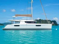 Fountaine Pajot Saba 50 — сбоку