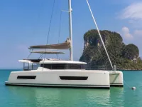 Fountaine Pajot Venezia 42 — side