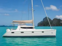Island Spirit 410 — сбоку