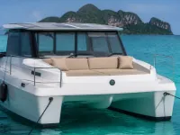 Island Spirit 525 Electric — vorn
