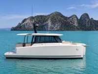Island Spirit 525 Electric — seitlich