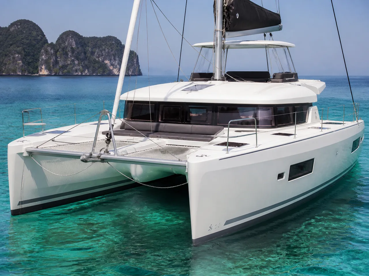Lagoon 40 — avant