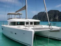 Lagoon 400 S2 — vorn