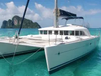 Lagoon 440 — vorn