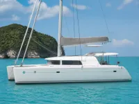 Lagoon 440 — seitlich