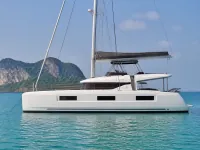 Lagoon 51 — seitlich