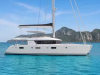 Lagoon 560 — side