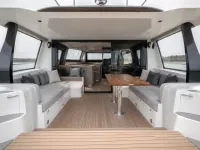 Stealth 47ft Powercat — деталь