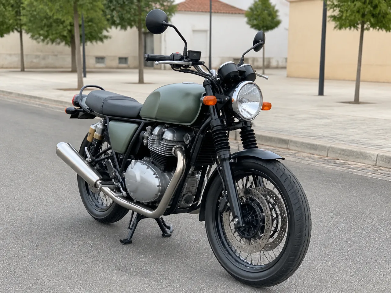 Royal Enfield Interceptor 650 — ด้านหน้า