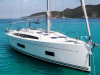 Bavaria C45 — vorn