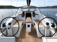 Bavaria Cruiser 32 — деталь
