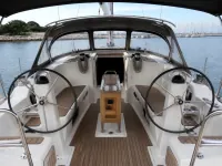 Bavaria Cruiser 34 — detail