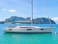 Beneteau Oceanis 40.1 — сбоку