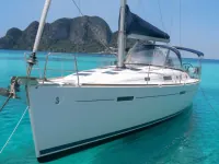 Beneteau Oceanis 40 — ด้านหน้า