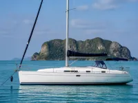 Beneteau Oceanis Clipper 323 — сбоку