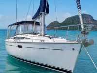 Catalina 375 — front