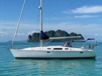 Catalina 375 — side