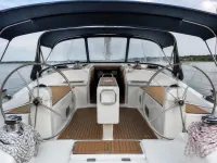 Catalina 375 — detail