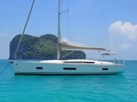 Dufour 520 Grand Large — 侧面
