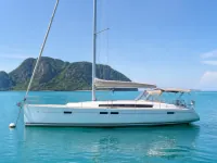 Jeanneau Sun Odyssey 479 — seitlich
