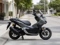 Honda ADV 150 — seitlich