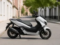 Honda Forza 350 — ด้านข้าง