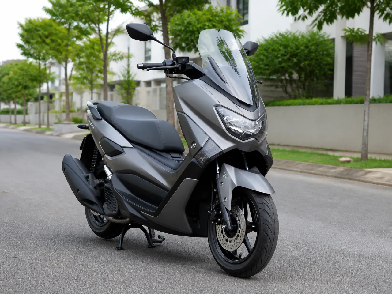 Yamaha NMAX 155 — 전면