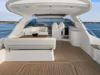 Azimut 46 — деталь