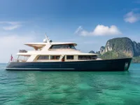 Custom 90 ft Maha Bhetra — seitlich