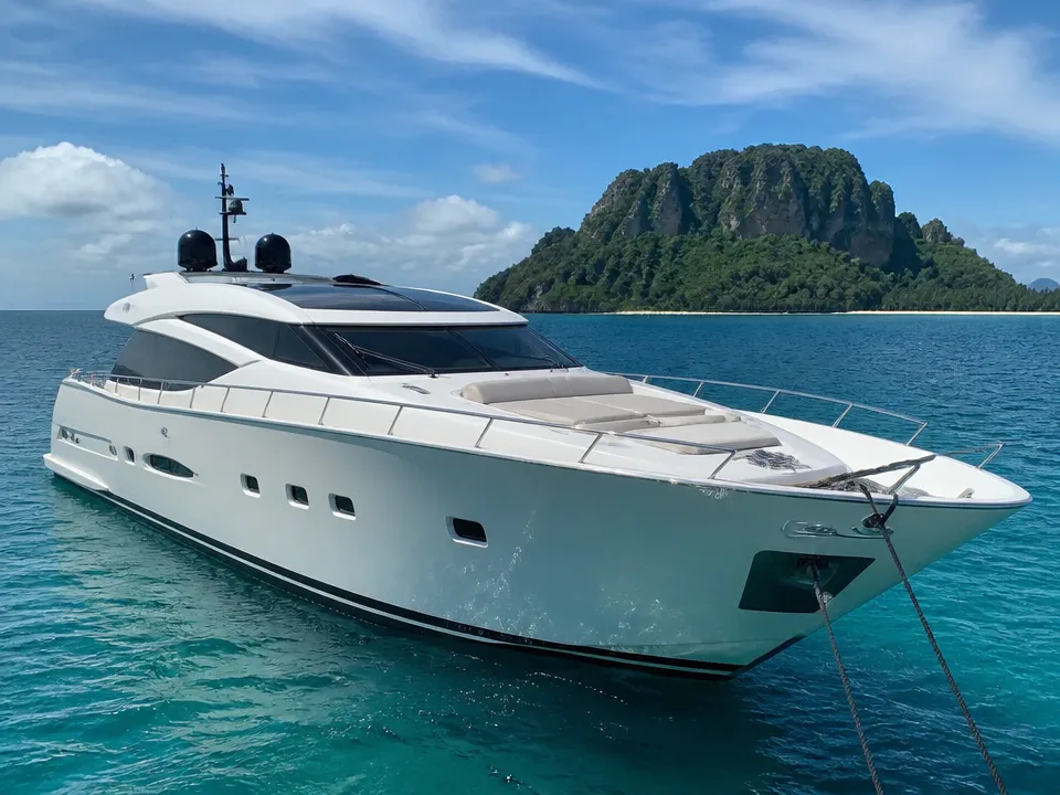 Ferretti 80