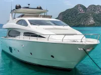 Ferretti 80 — спереди