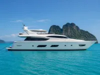 Ferretti 80 — сбоку