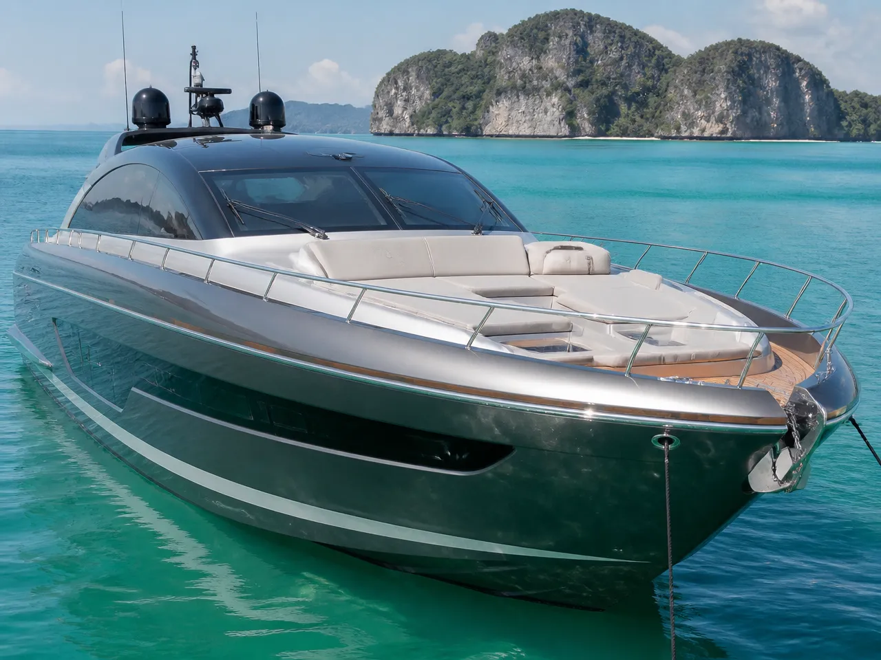 Riva 70 — спереди