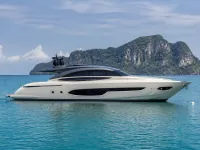 Riva 70 — сбоку