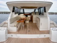 Riviera 545 — detail