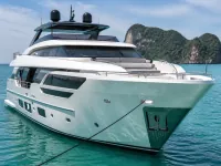 Sanlorenzo SL118 — front